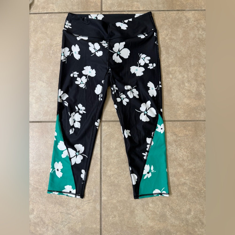Fabletics Monochrome Floral Leggings
